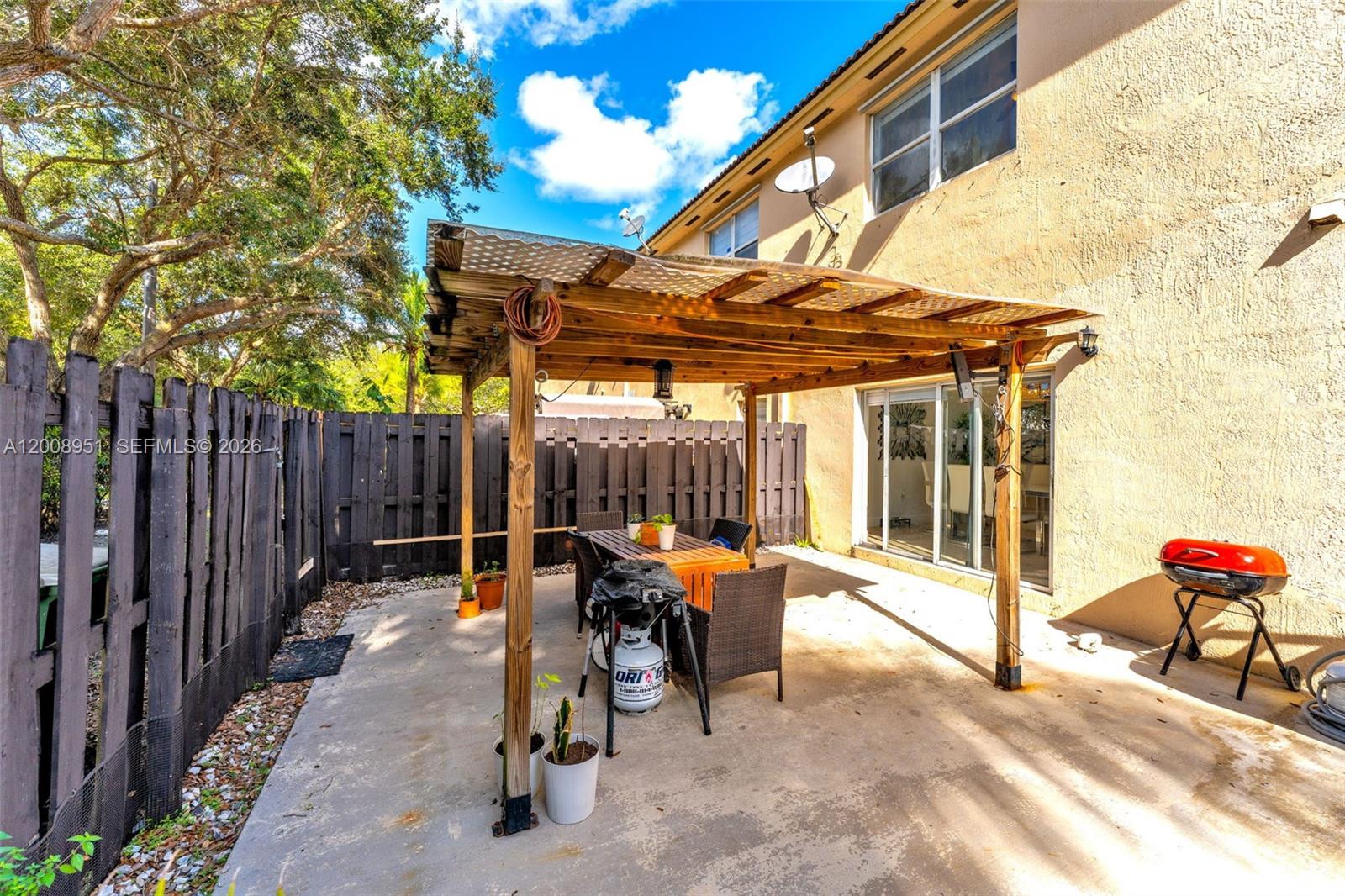 FLORIDIAN ISLES - Residential