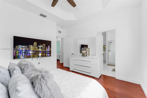 Tiny photo for 2406 NE 41st Pl, Homestead, FL 33033 (MLS # A12008951)
