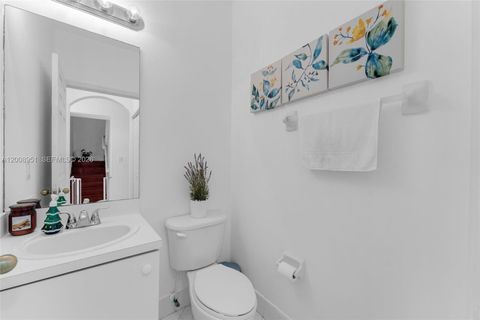 Tiny photo for 2406 NE 41st Pl, Homestead, FL 33033 (MLS # A12008951)