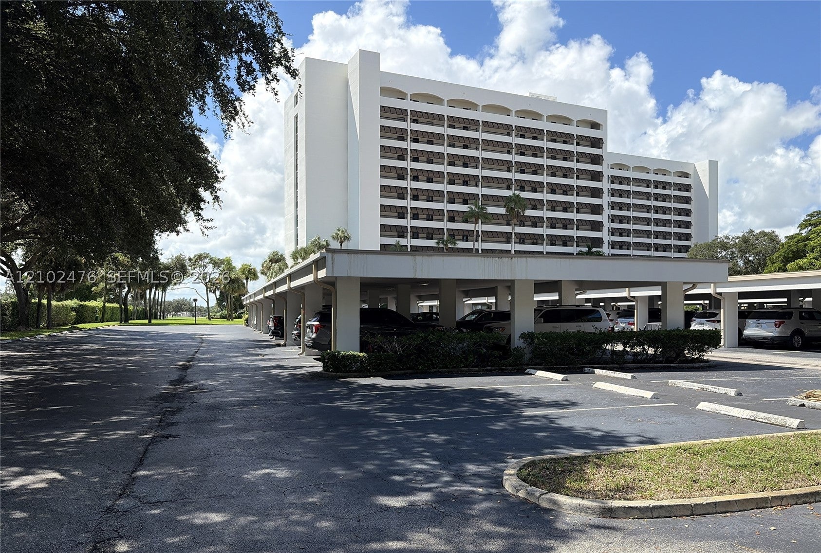 356 Golfview Rd 305