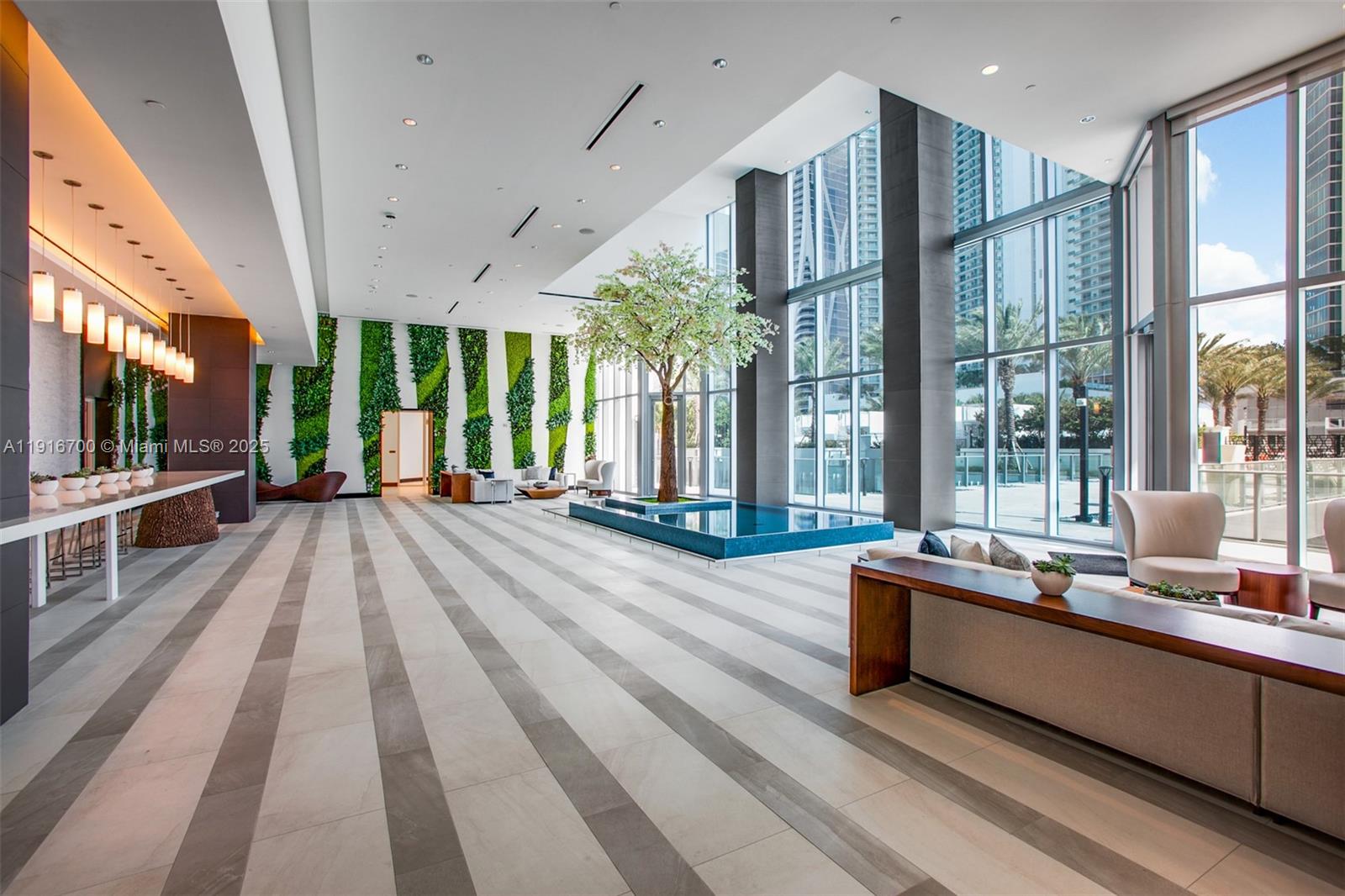 Paramount Miami Worldcente - Residential