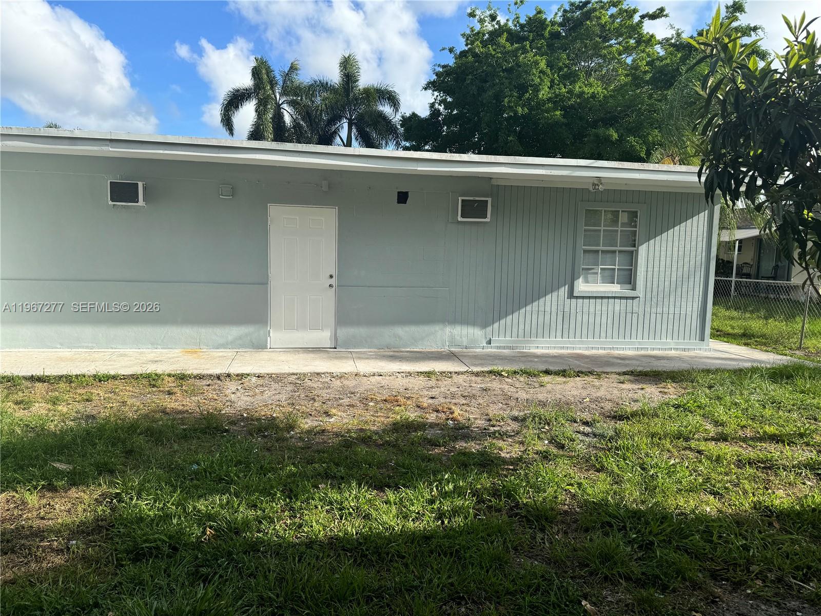 ACACIA VILLA - Residential Income