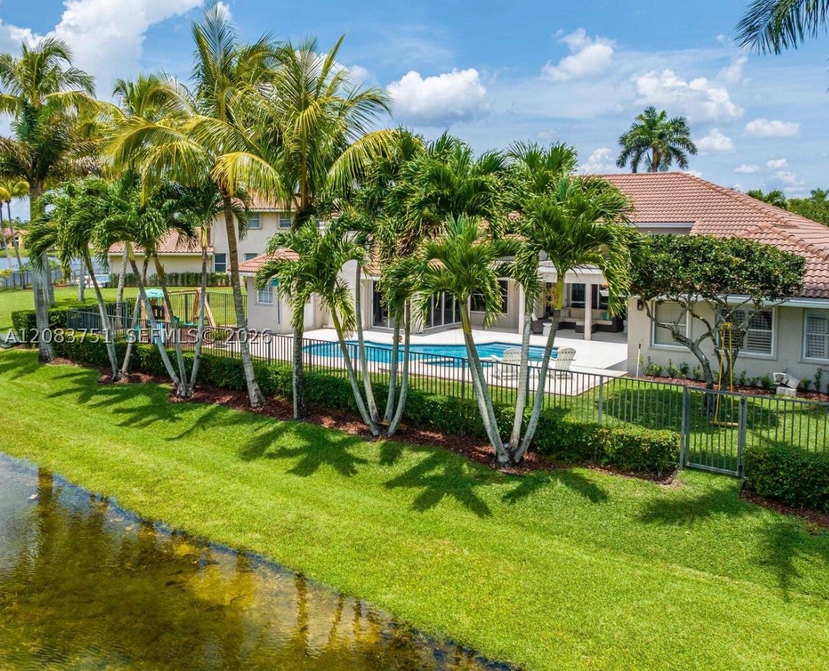 1165 Manor Ct