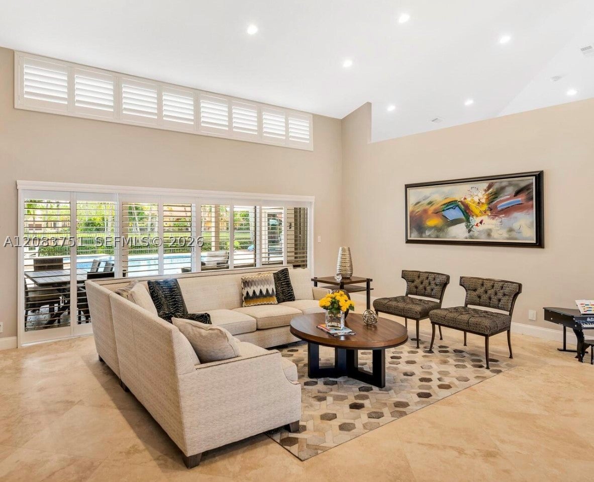 1165 Manor Ct