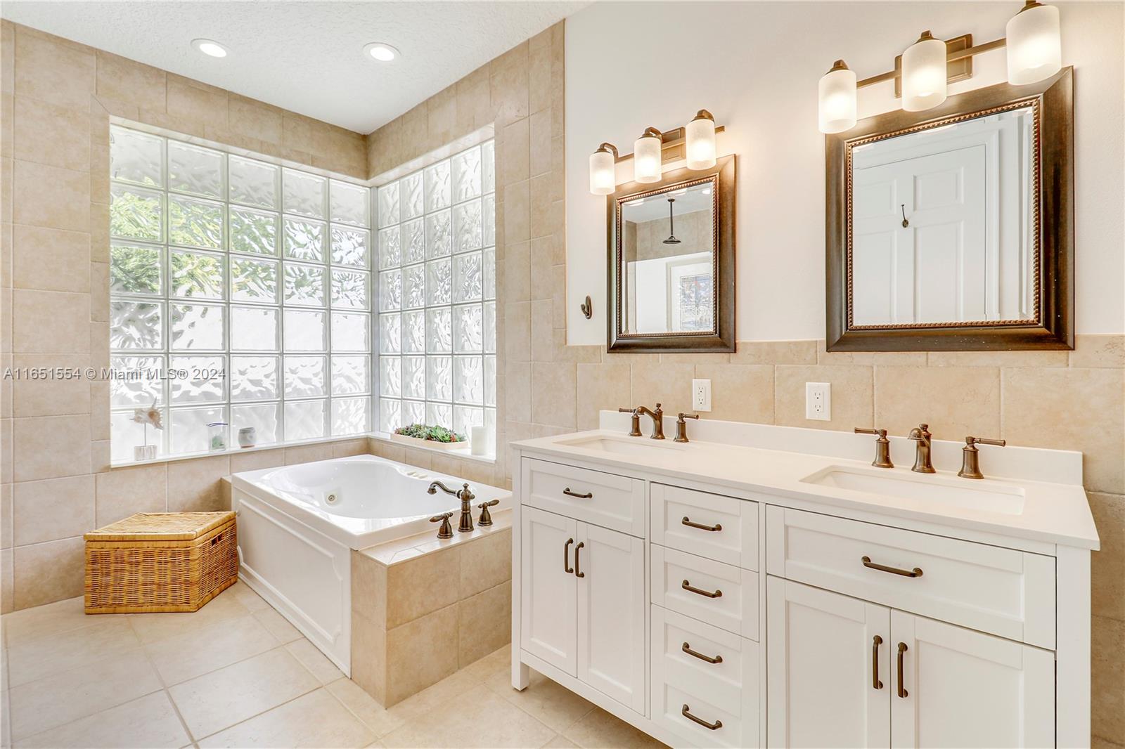 NORTH PASSAGE - Residential