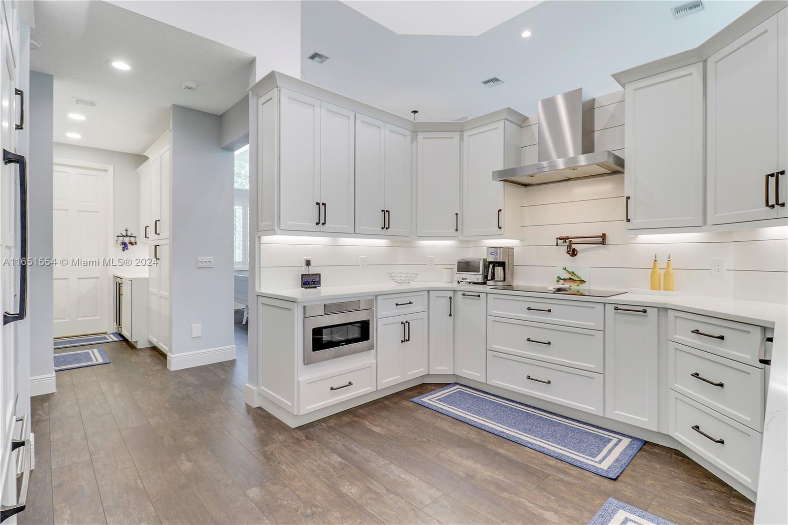 NORTH PASSAGE - Residential