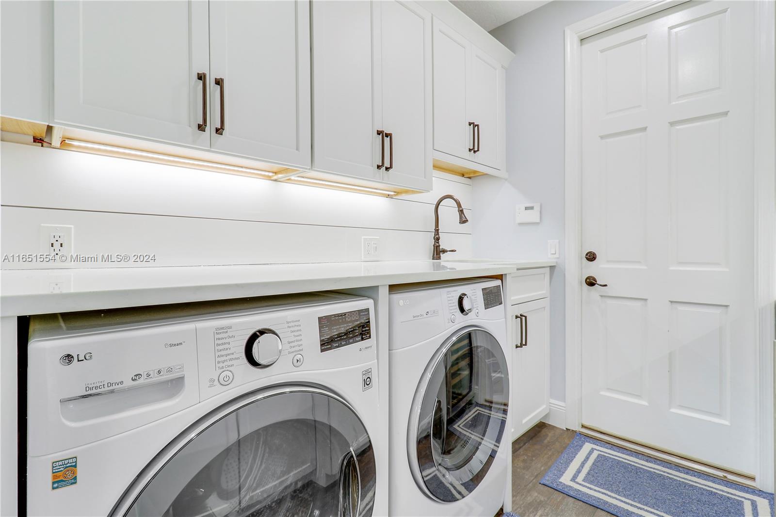 NORTH PASSAGE - Residential