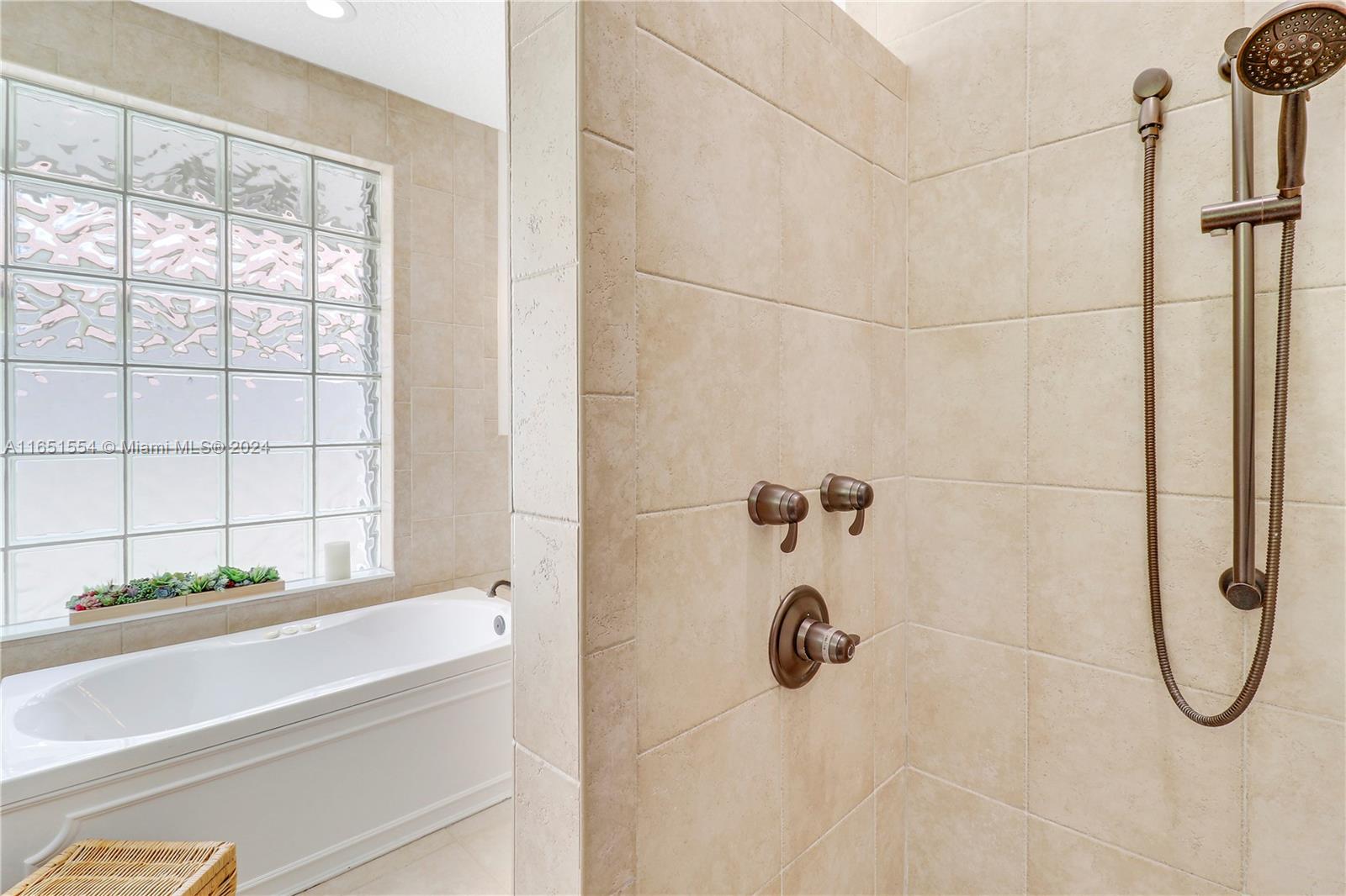 NORTH PASSAGE - Residential