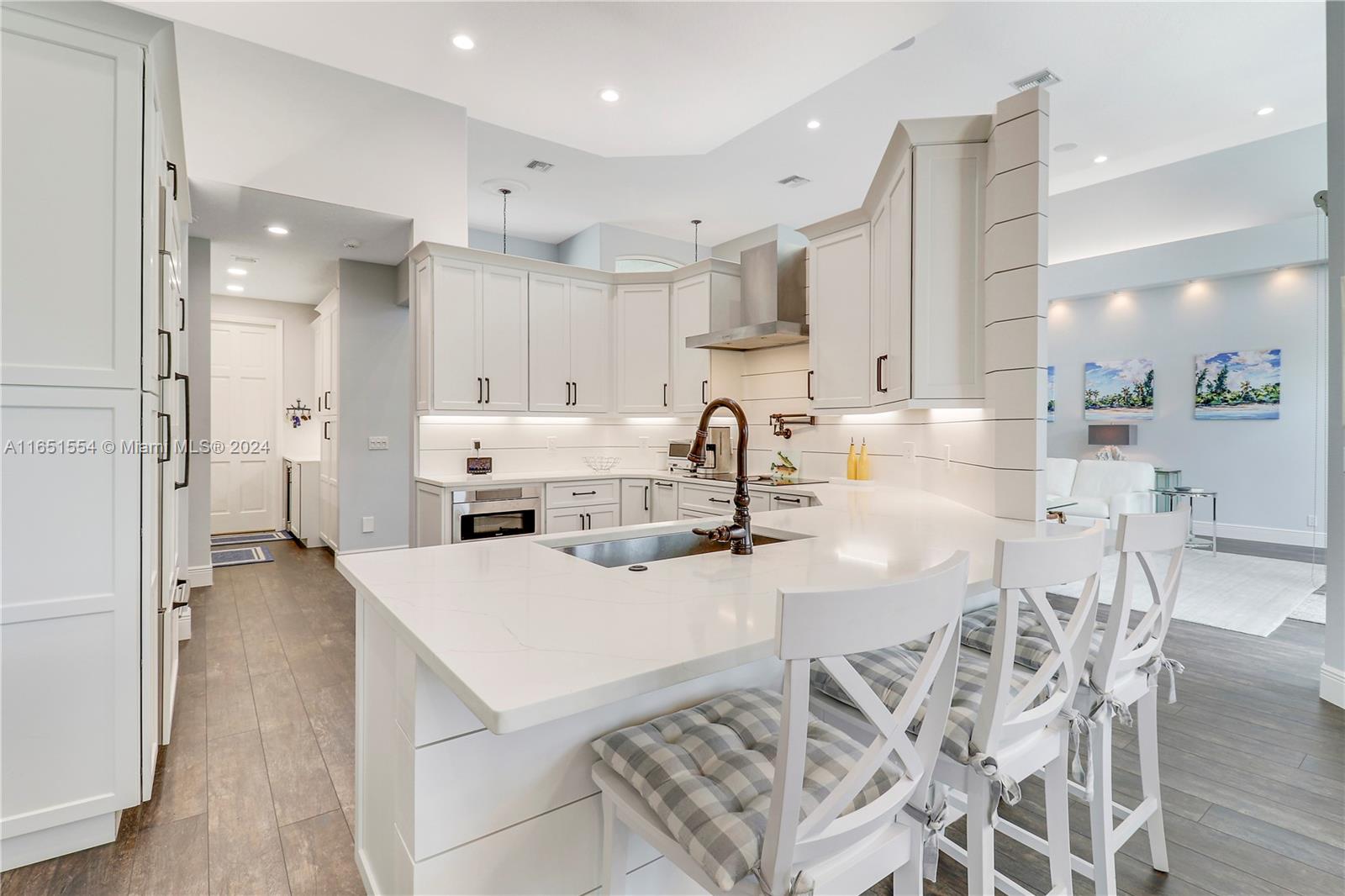 NORTH PASSAGE - Residential