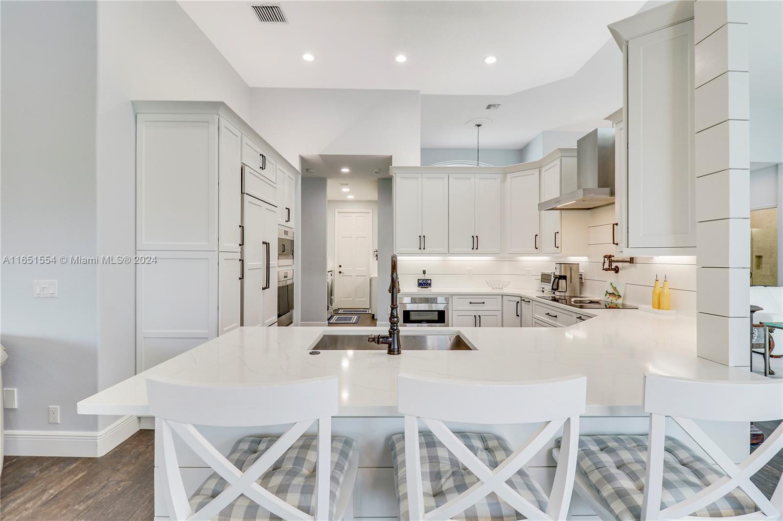 NORTH PASSAGE - Residential