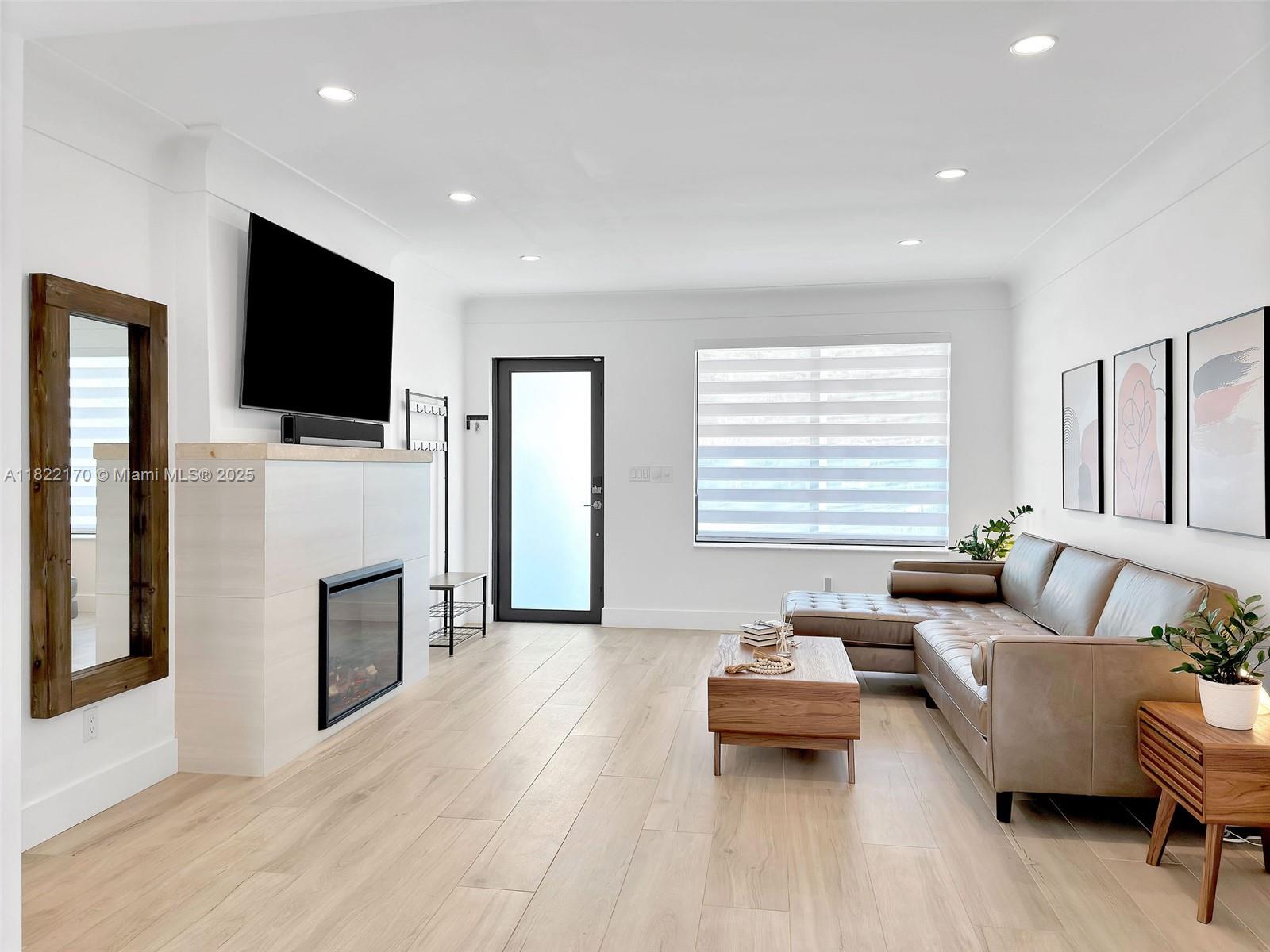 BRICKELL HAMMOCK UNIT NO - Residential Lease