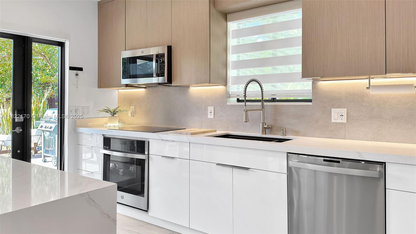 BRICKELL HAMMOCK UNIT NO - Residential Lease