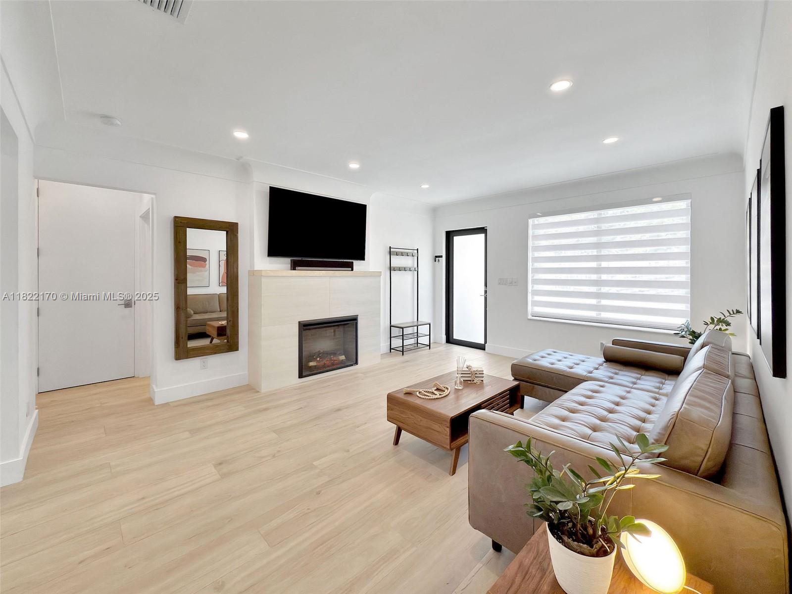 BRICKELL HAMMOCK UNIT NO - Residential Lease