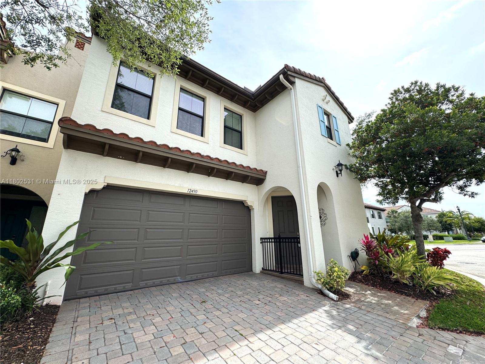 Property for Sale at 12490 Nw 33rd St, Sunrise, Miami-Dade County, Florida - Bedrooms: 3 
Bathrooms: 3  - $650,000