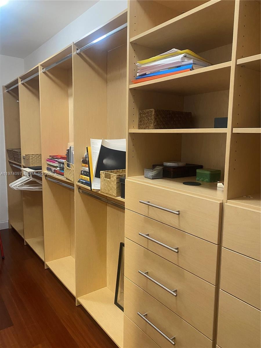 THE PENINSULA CONDO - Residential