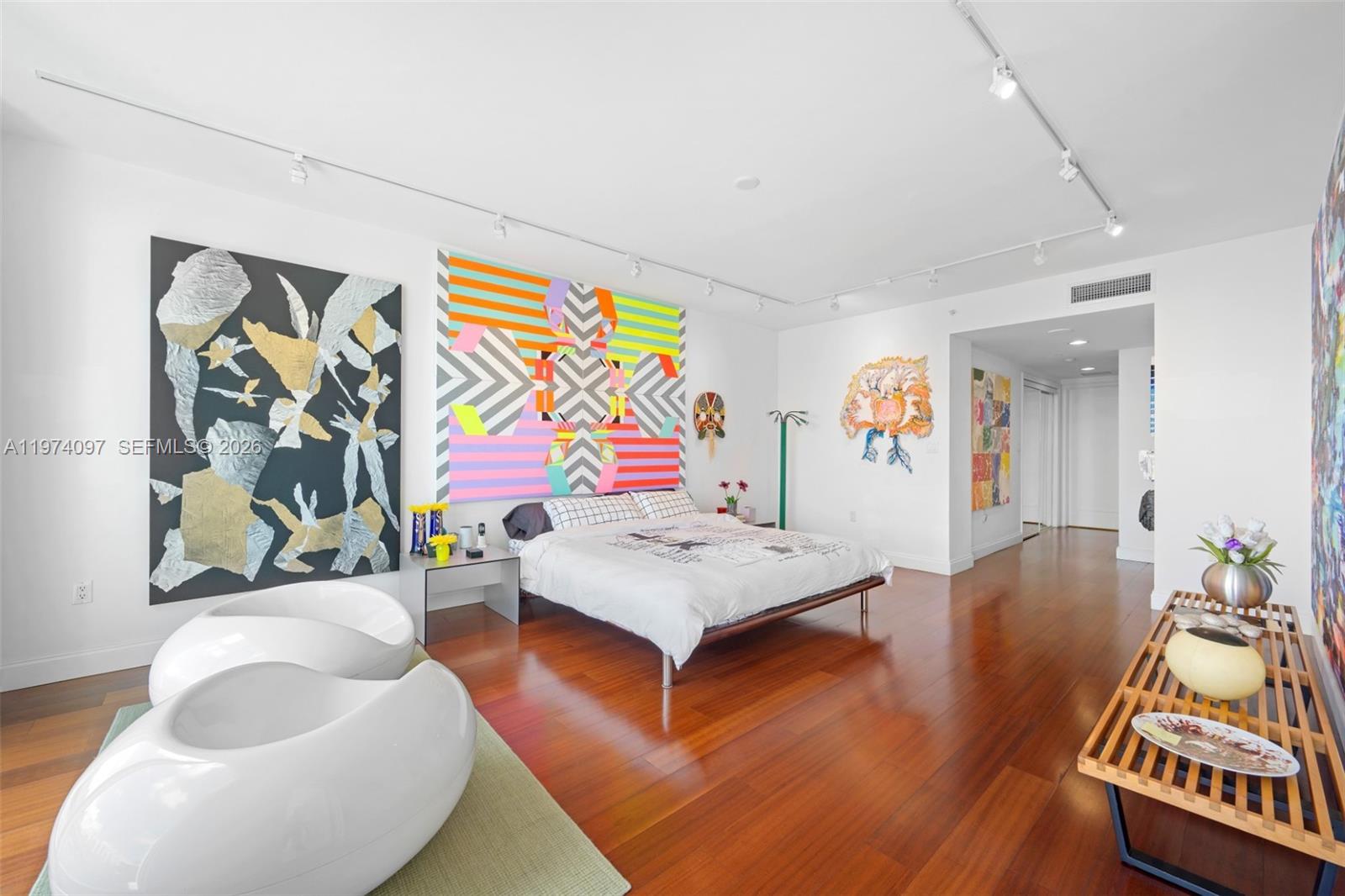 THE PENINSULA CONDO - Residential