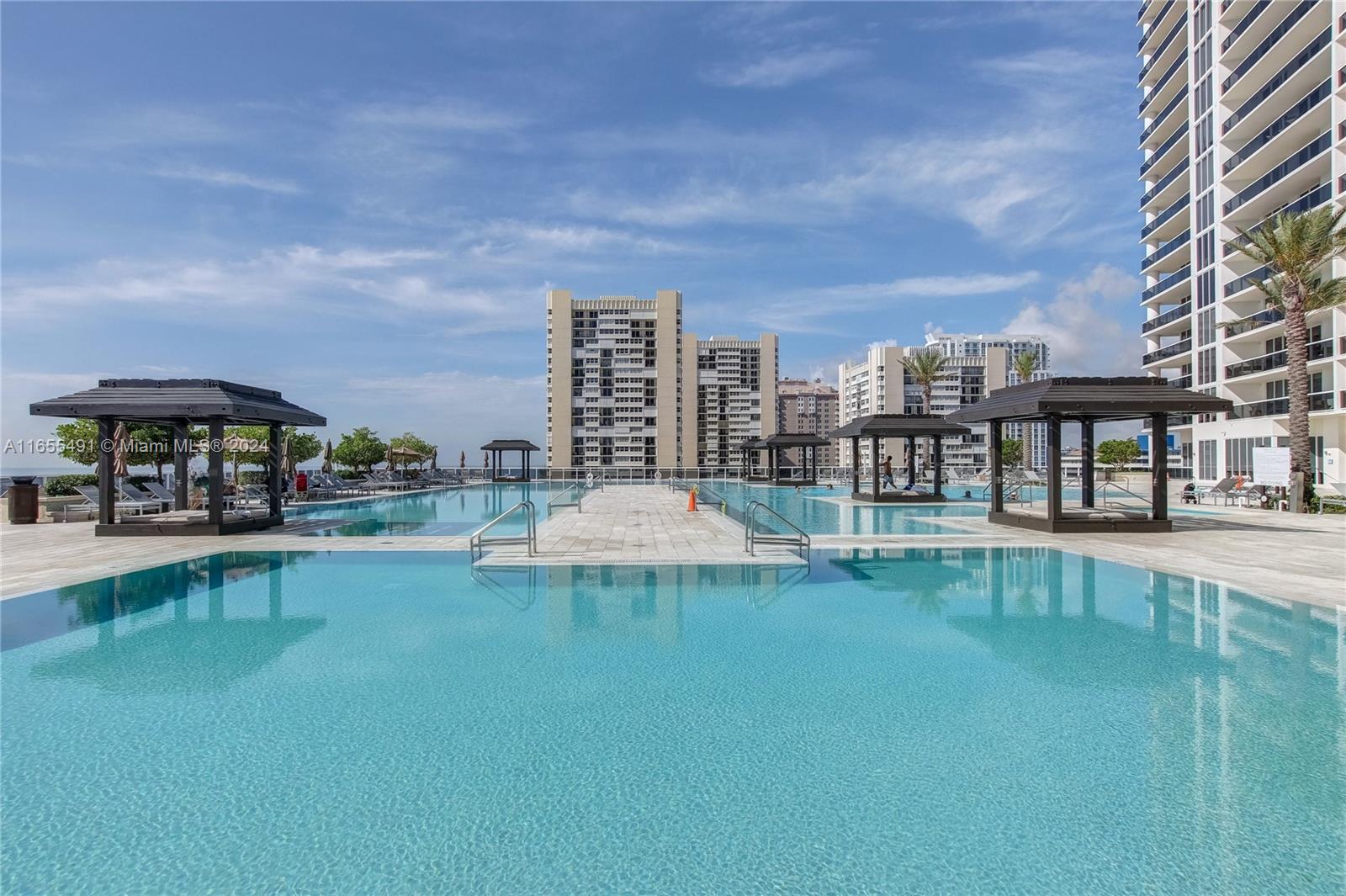 BEACH CLUB CONDO - Residential Lease