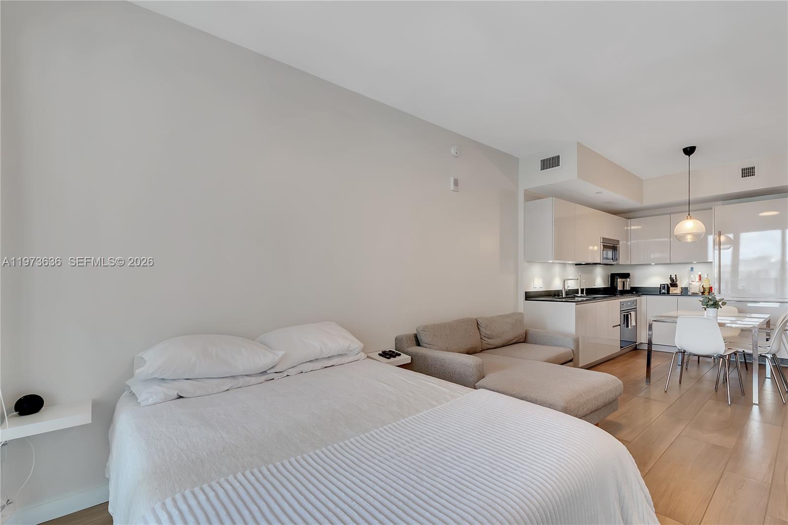 1010 Brickell Ave 3510