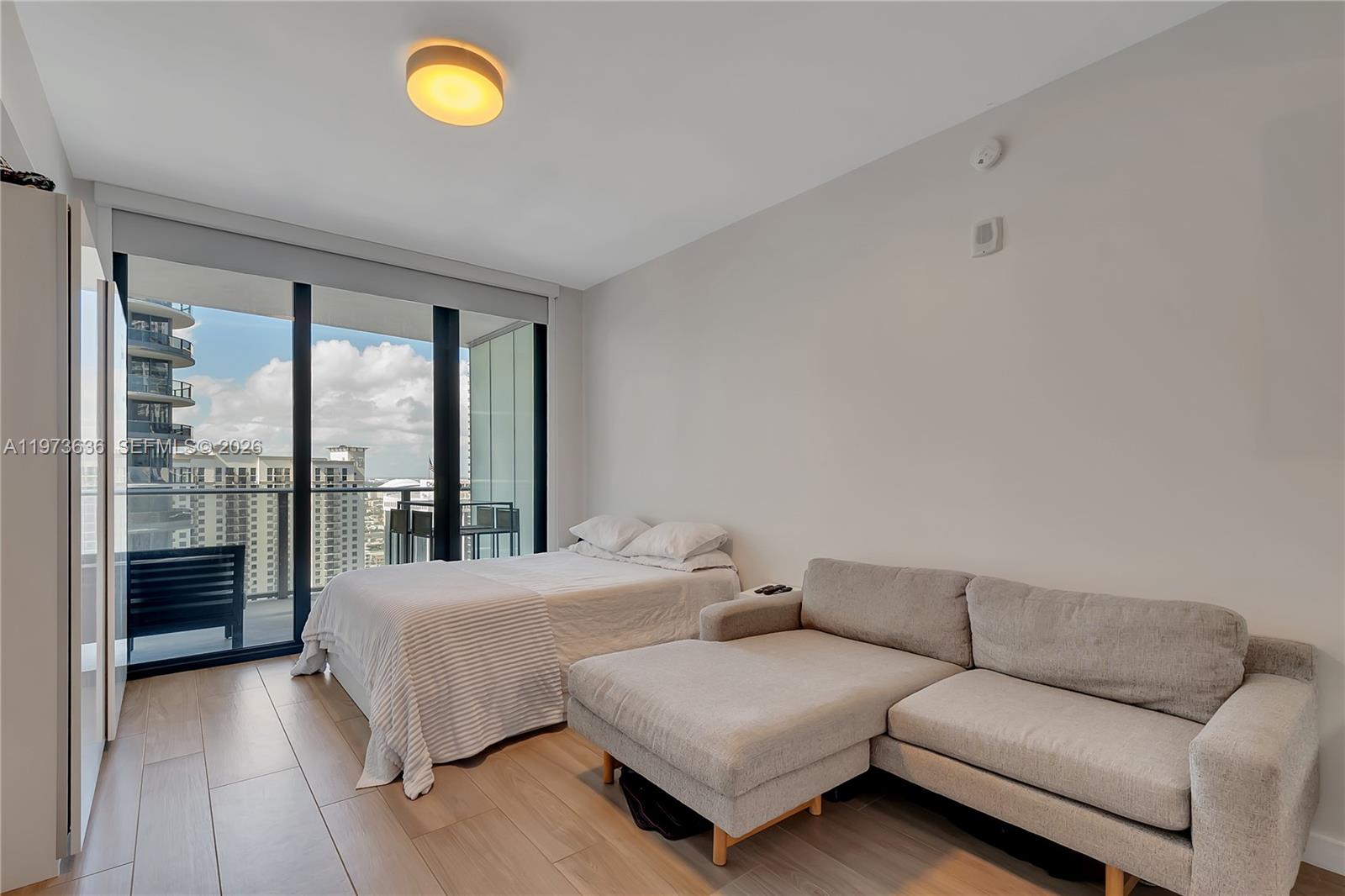 1010 Brickell Ave 3510