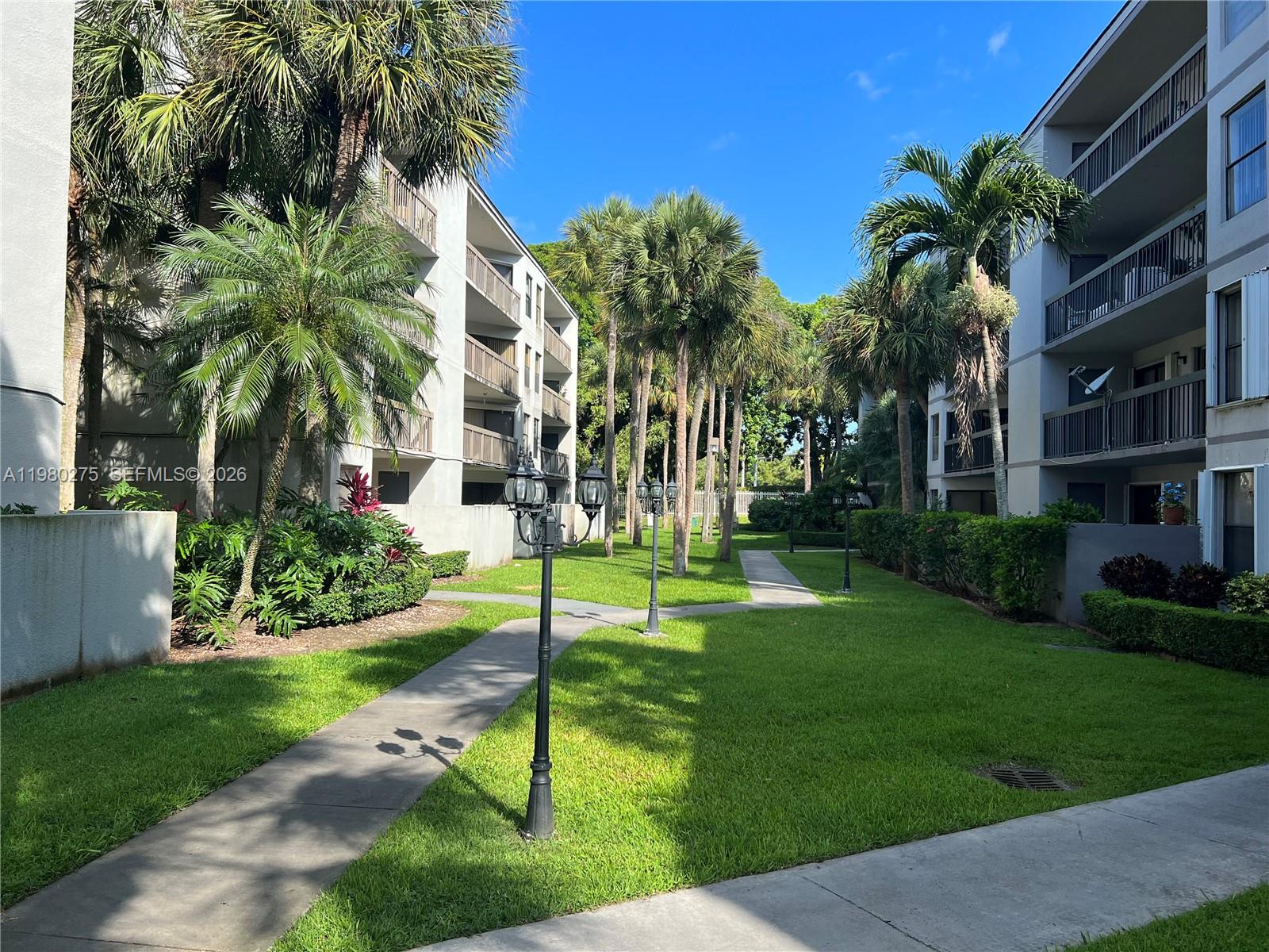 CALUSA CLUB VILG BLDG D N - Residential Lease