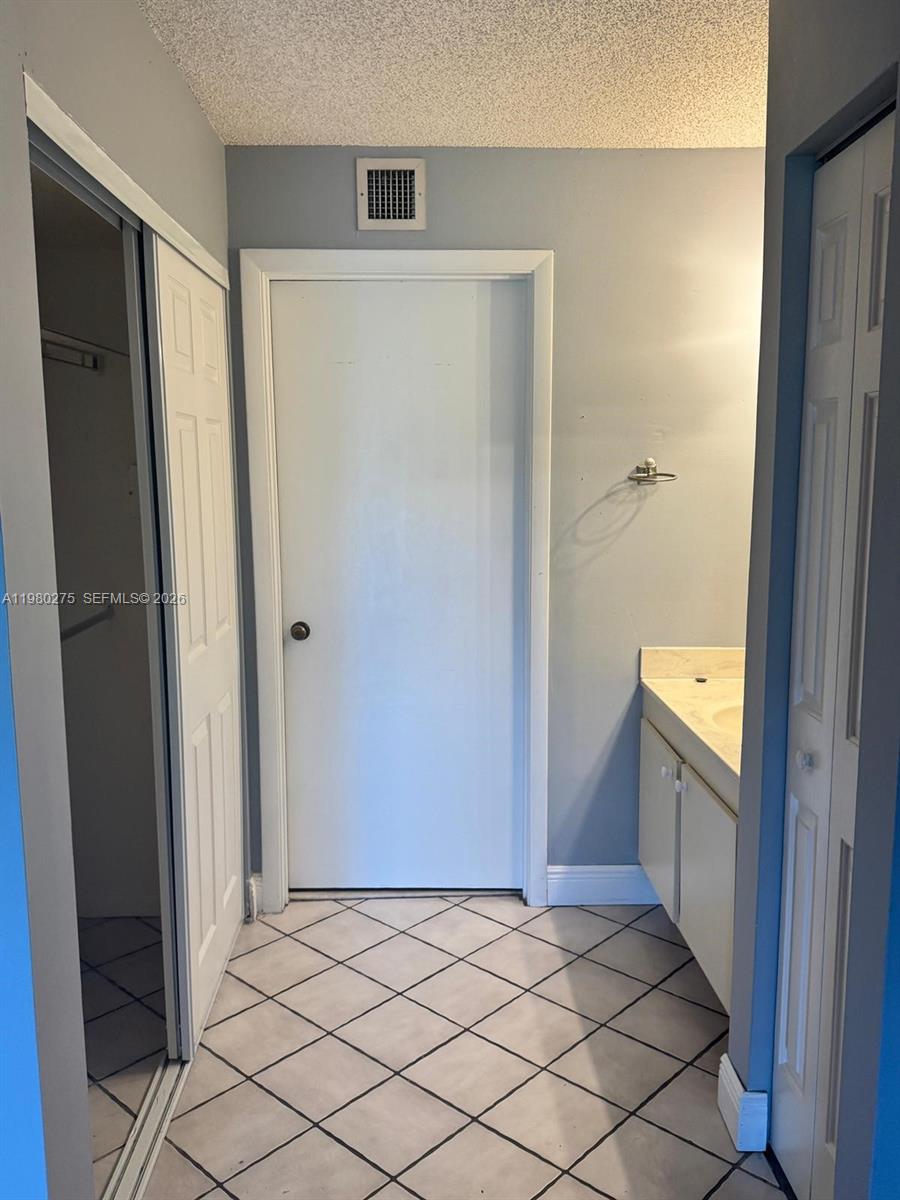 CALUSA CLUB VILG BLDG D N - Residential Lease