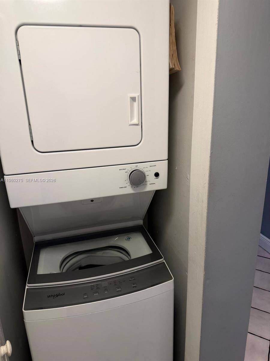 CALUSA CLUB VILG BLDG D N - Residential Lease