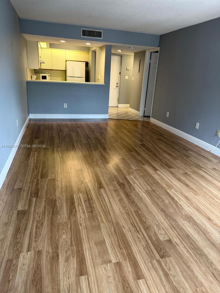 CALUSA CLUB VILG BLDG D N - Residential Lease