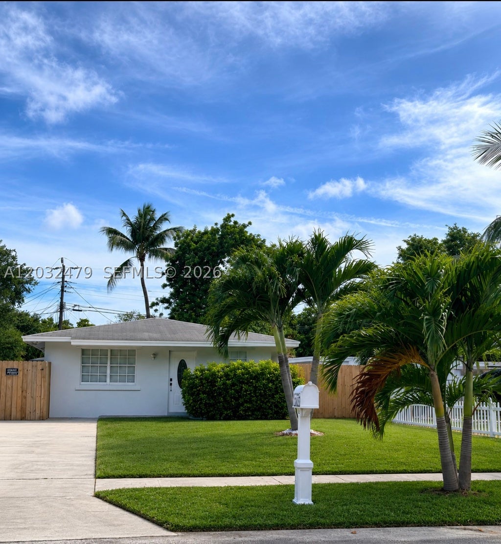 Photo of 1116 N 61st Ave #1, Hollywood, FL 33024 (MLS # A12032479)