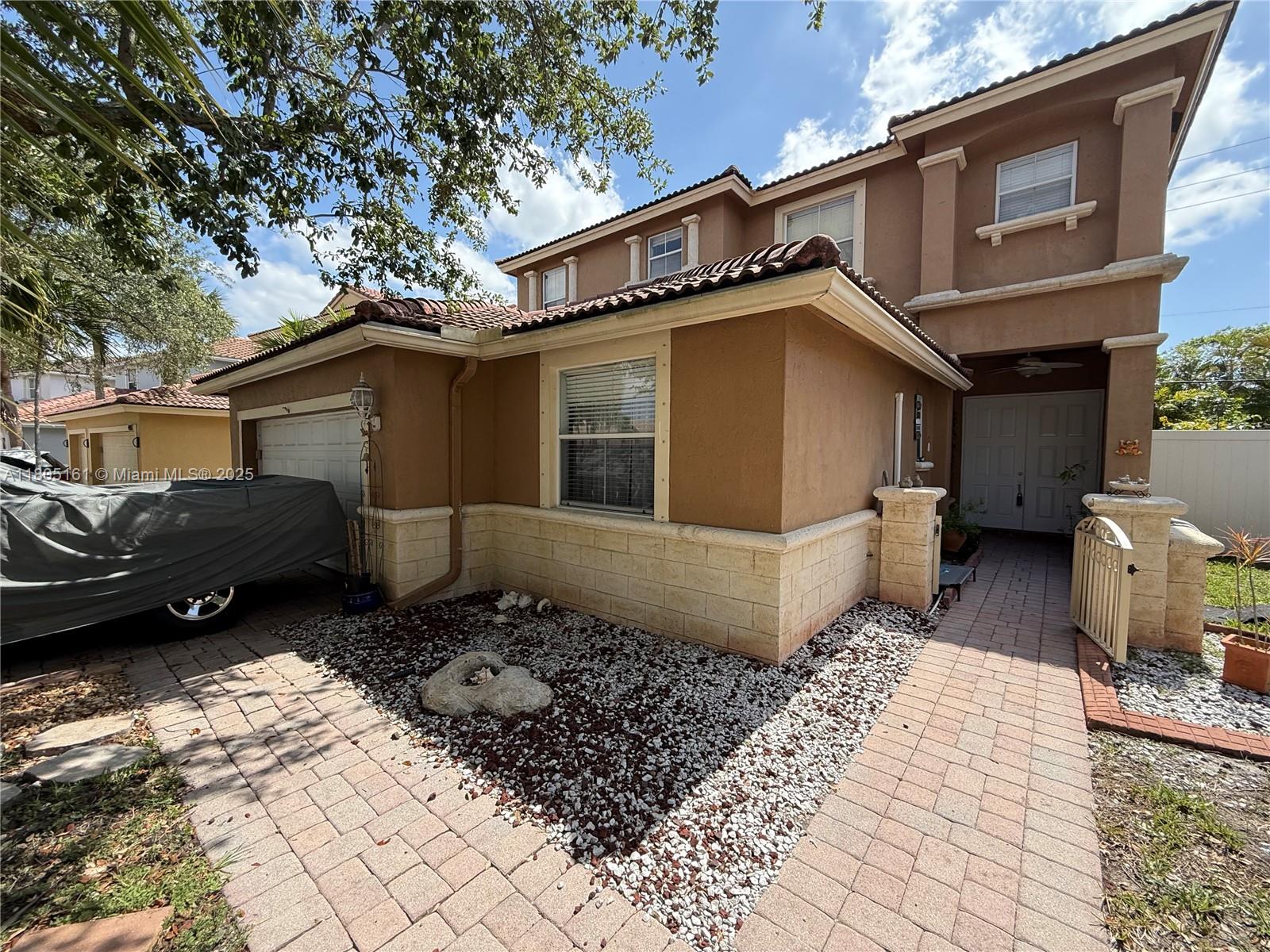 4943 Sw 35th Ter, Hollywood, Broward County, Florida - 4 Bedrooms  
5 Bathrooms - 