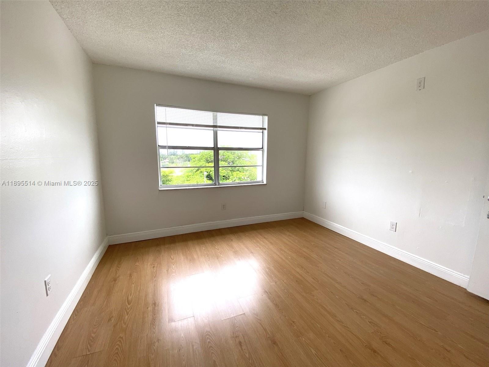 MONTECARLO CONDO - Residential
