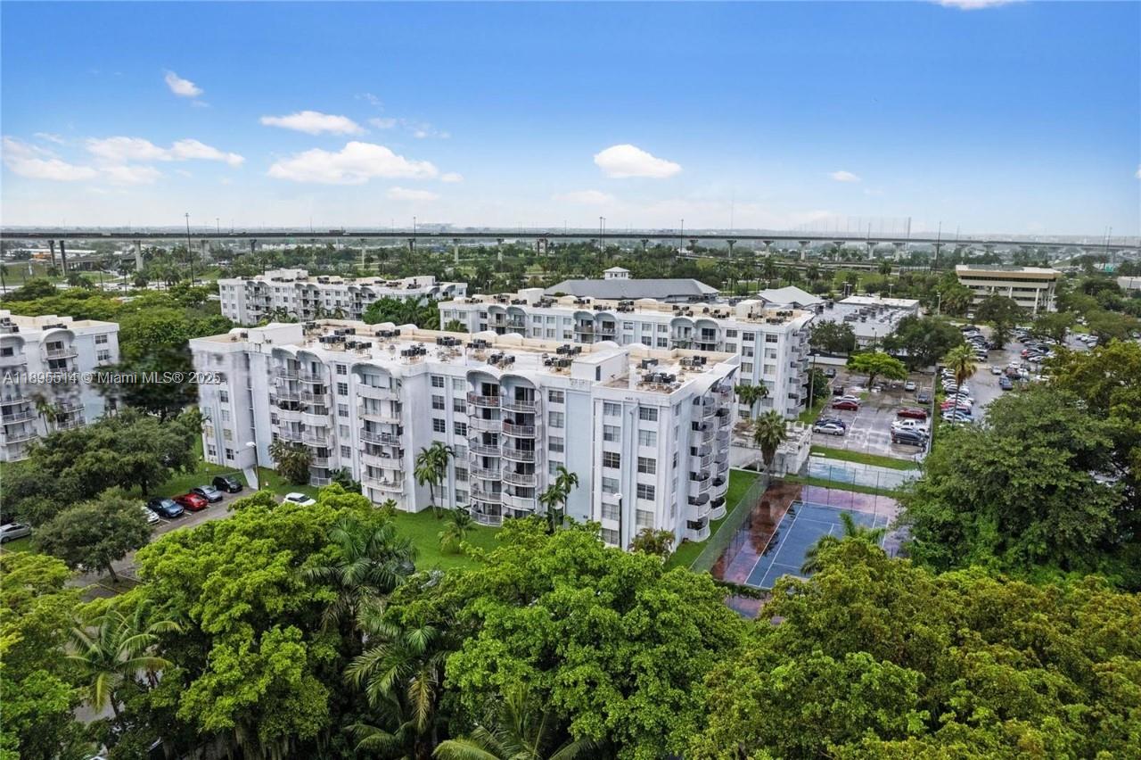 MONTECARLO CONDO - Residential