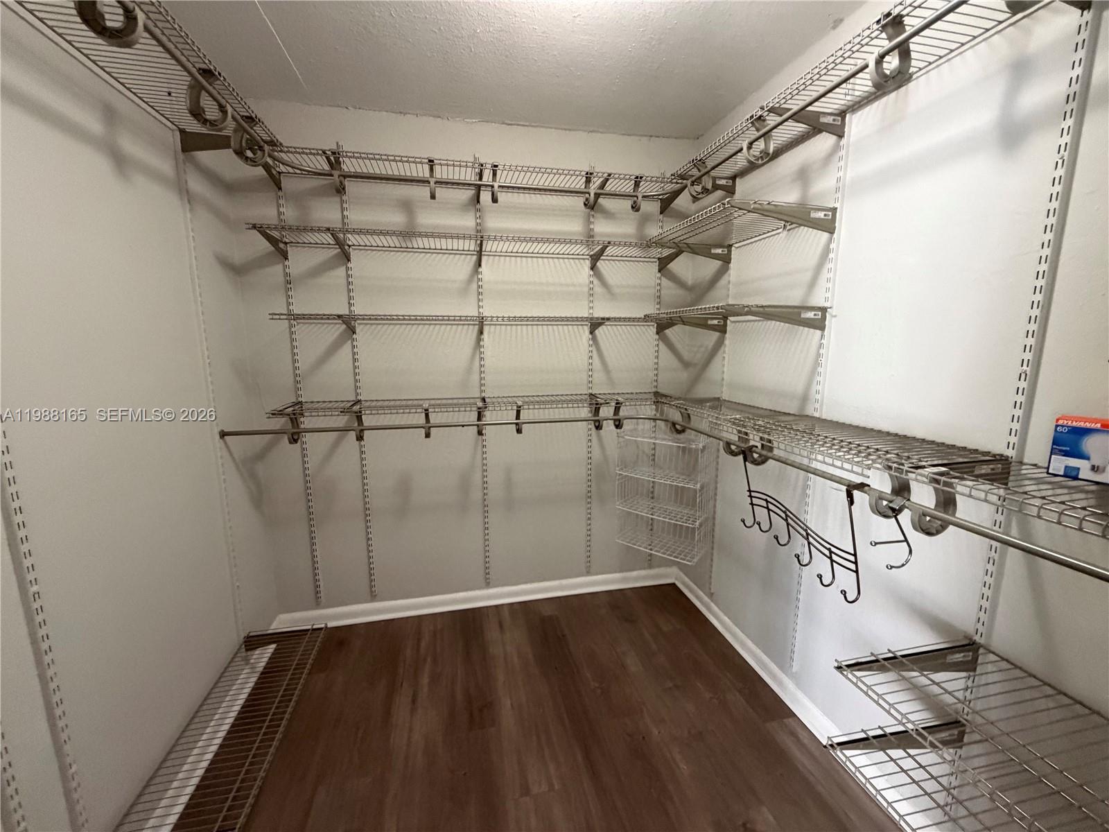 NOVA TOWNHOUSES CONDOMINI - Residential