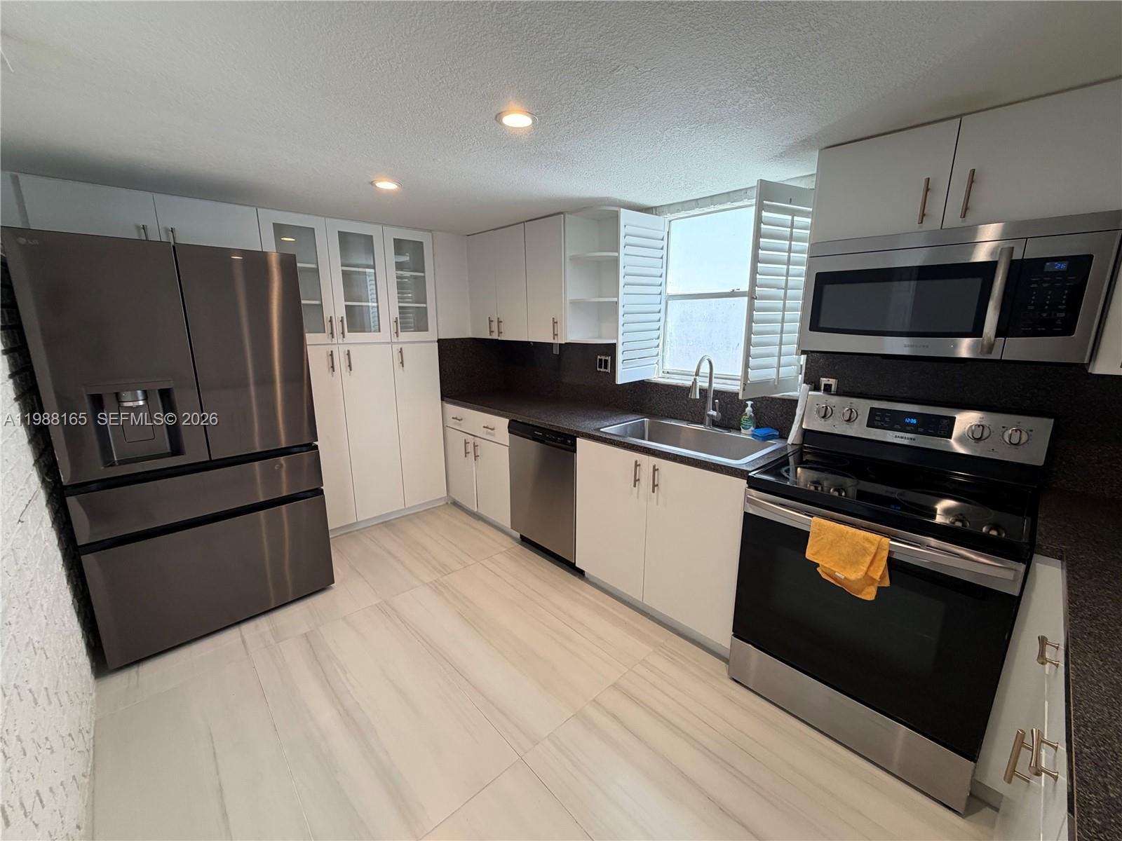 NOVA TOWNHOUSES CONDOMINI - Residential