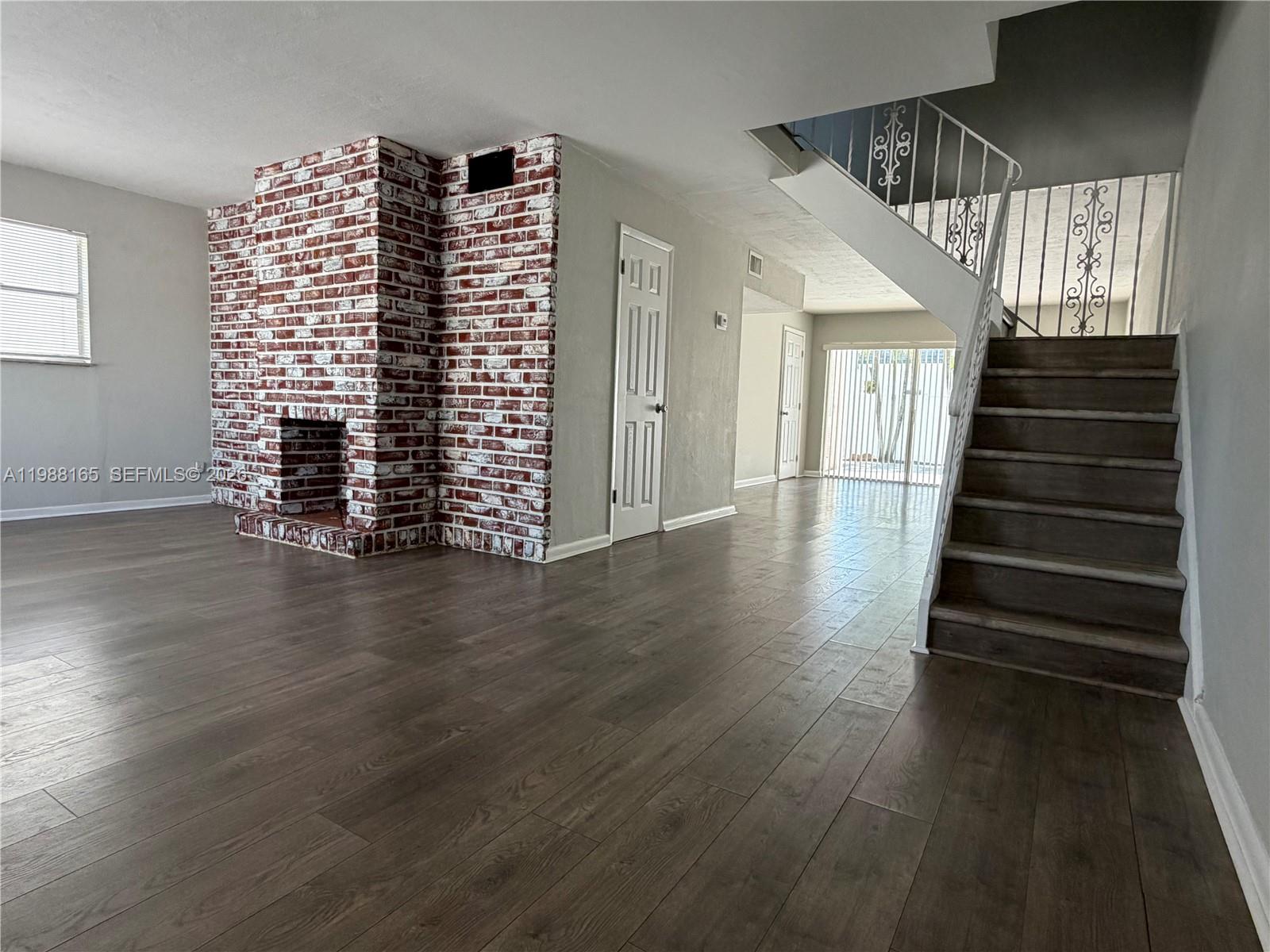 NOVA TOWNHOUSES CONDOMINI - Residential