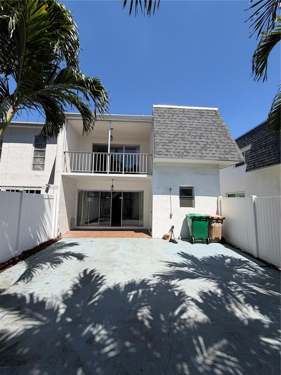 NOVA TOWNHOUSES CONDOMINI - Residential