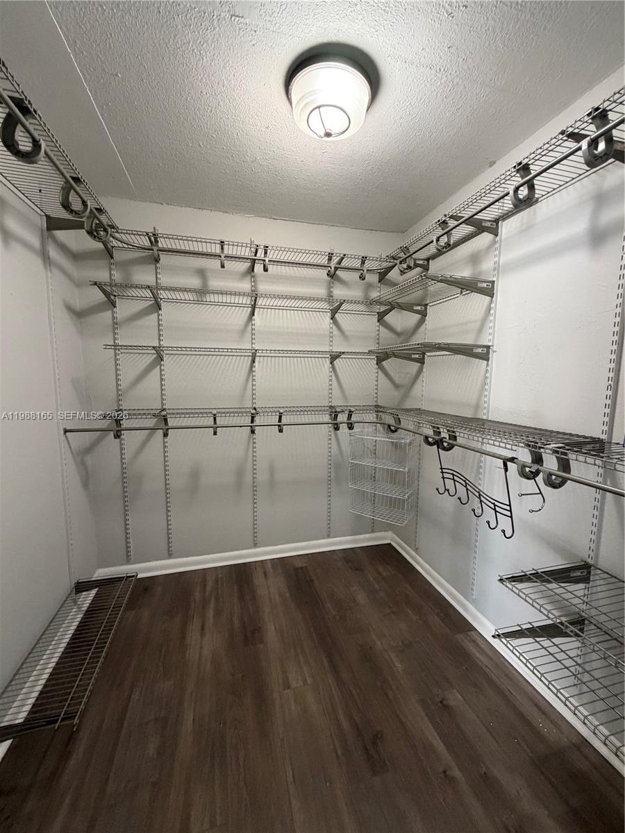 NOVA TOWNHOUSES CONDOMINI - Residential