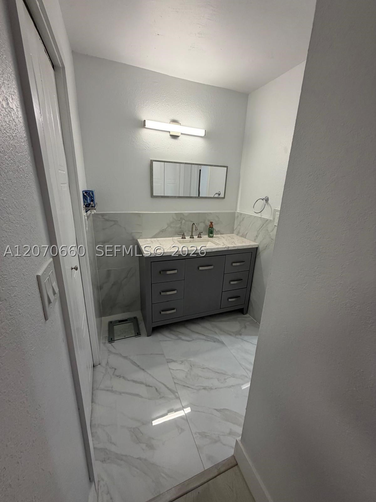 331 Lakeview Dr 101