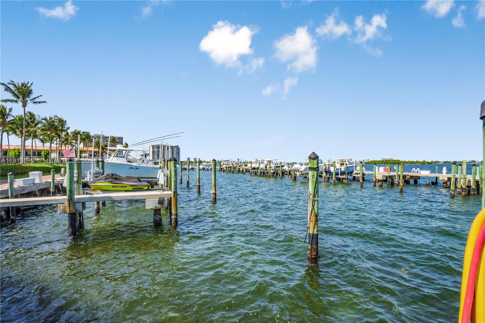 TOWERS OF QUAYSIDE CONDO - Residential