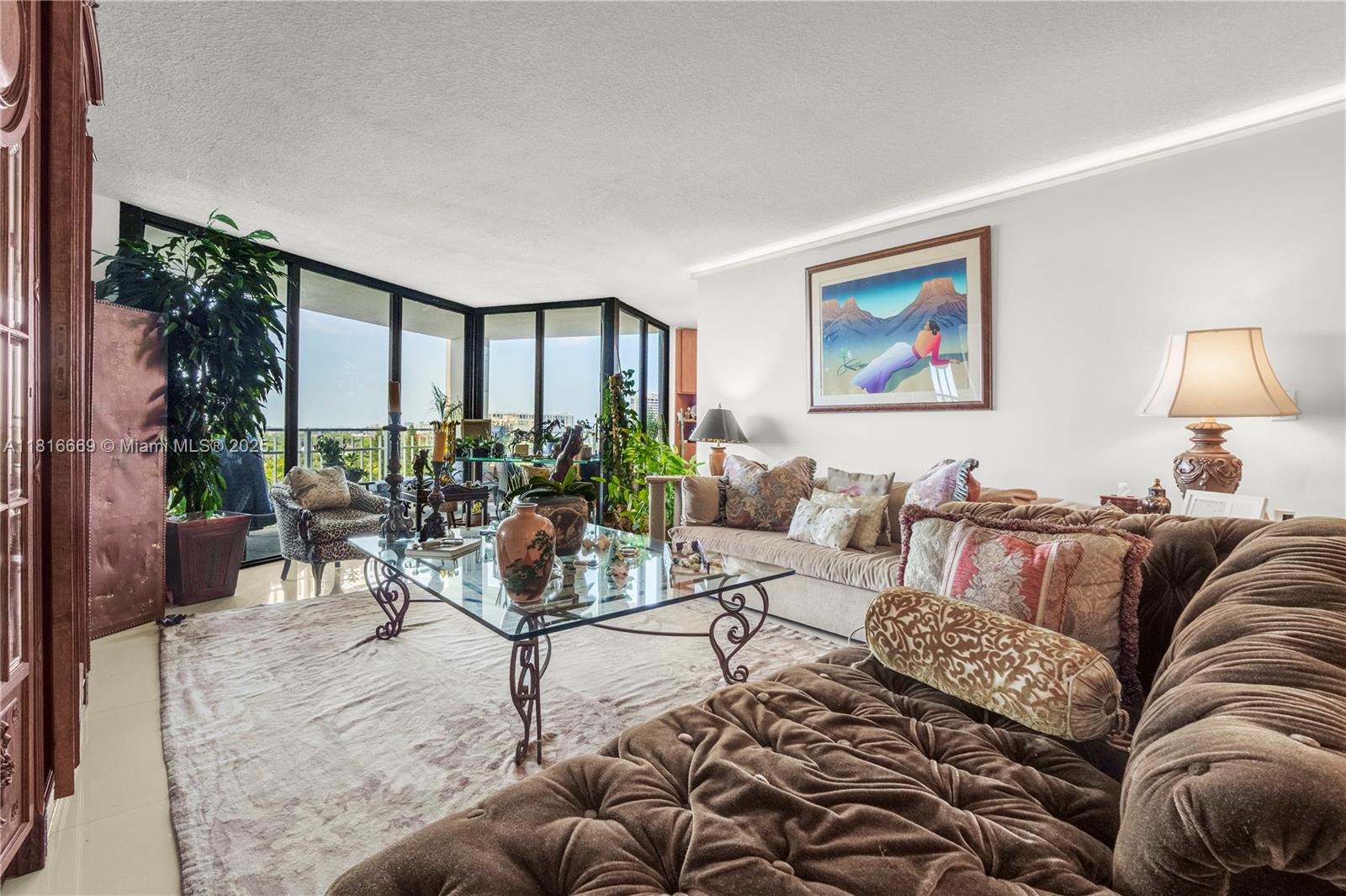 TOWERS OF QUAYSIDE CONDO - Residential