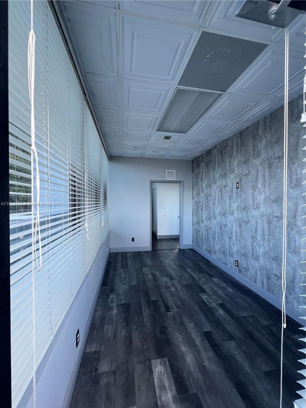 Photo of 24 East Oakland Park Boulevard #24, Wilton Manors, FL 33334 (MLS # A11921071)