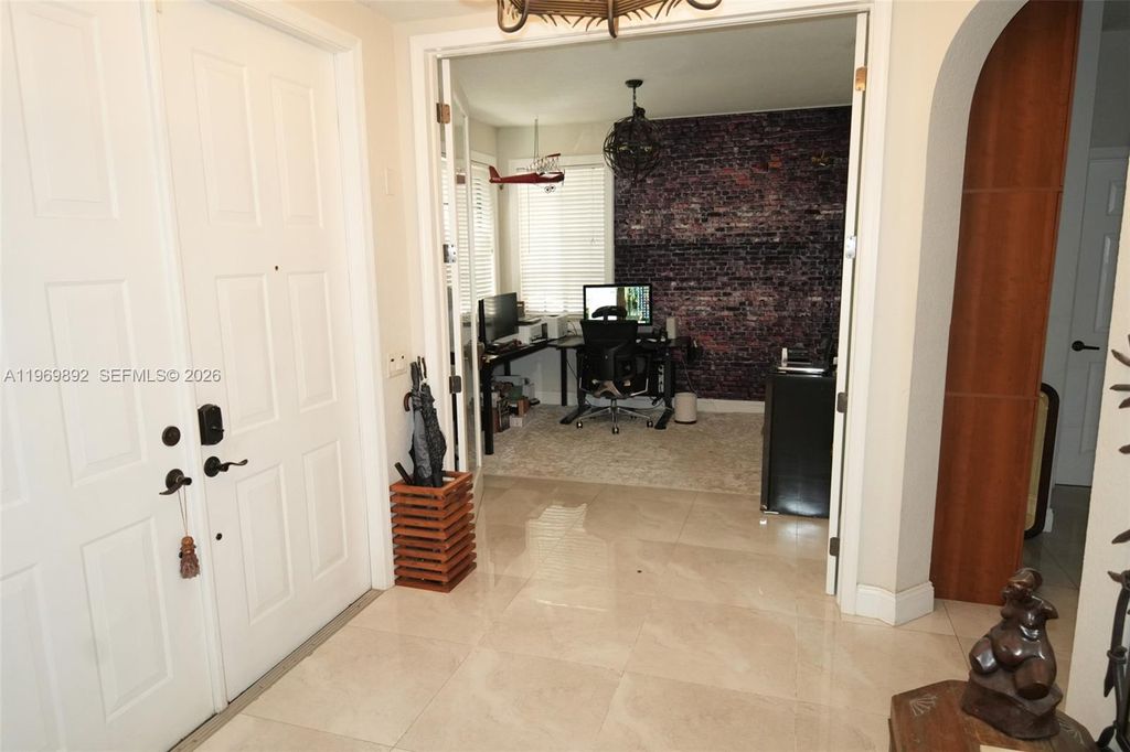 Photo of 2706 Kinsington Cir #23-2, Weston, FL 33332 (MLS # A11969892)