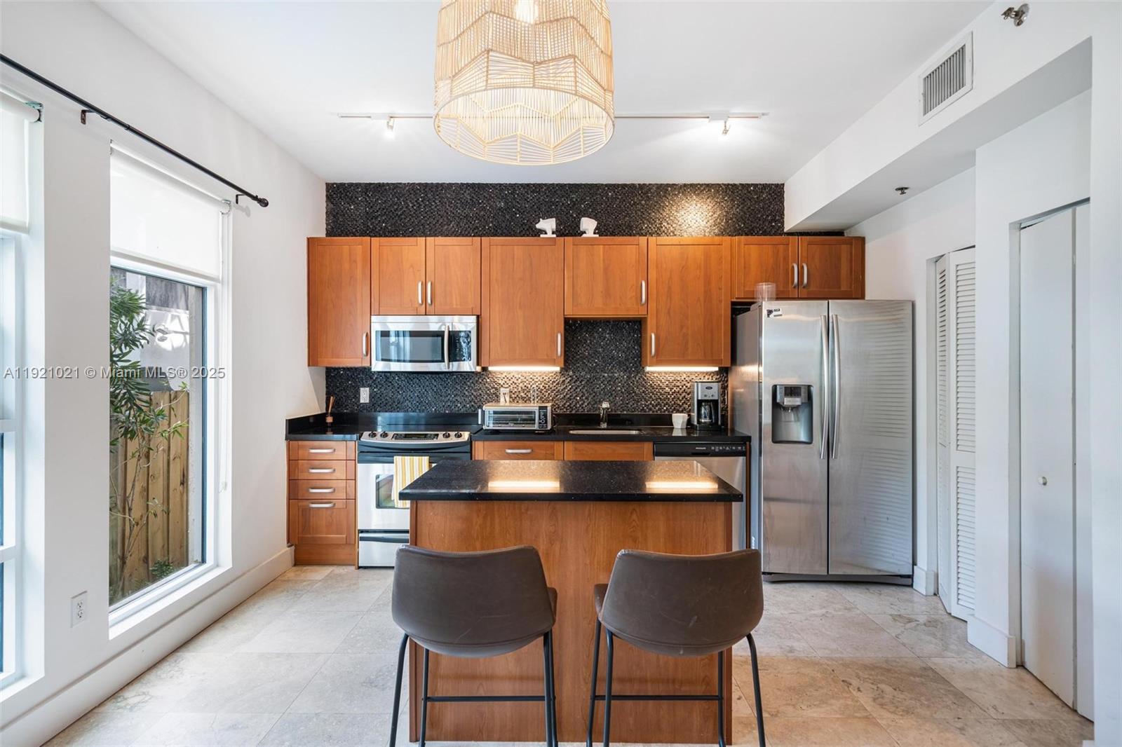 LUNAMAR LOFTS AT LINCOLN - Residential