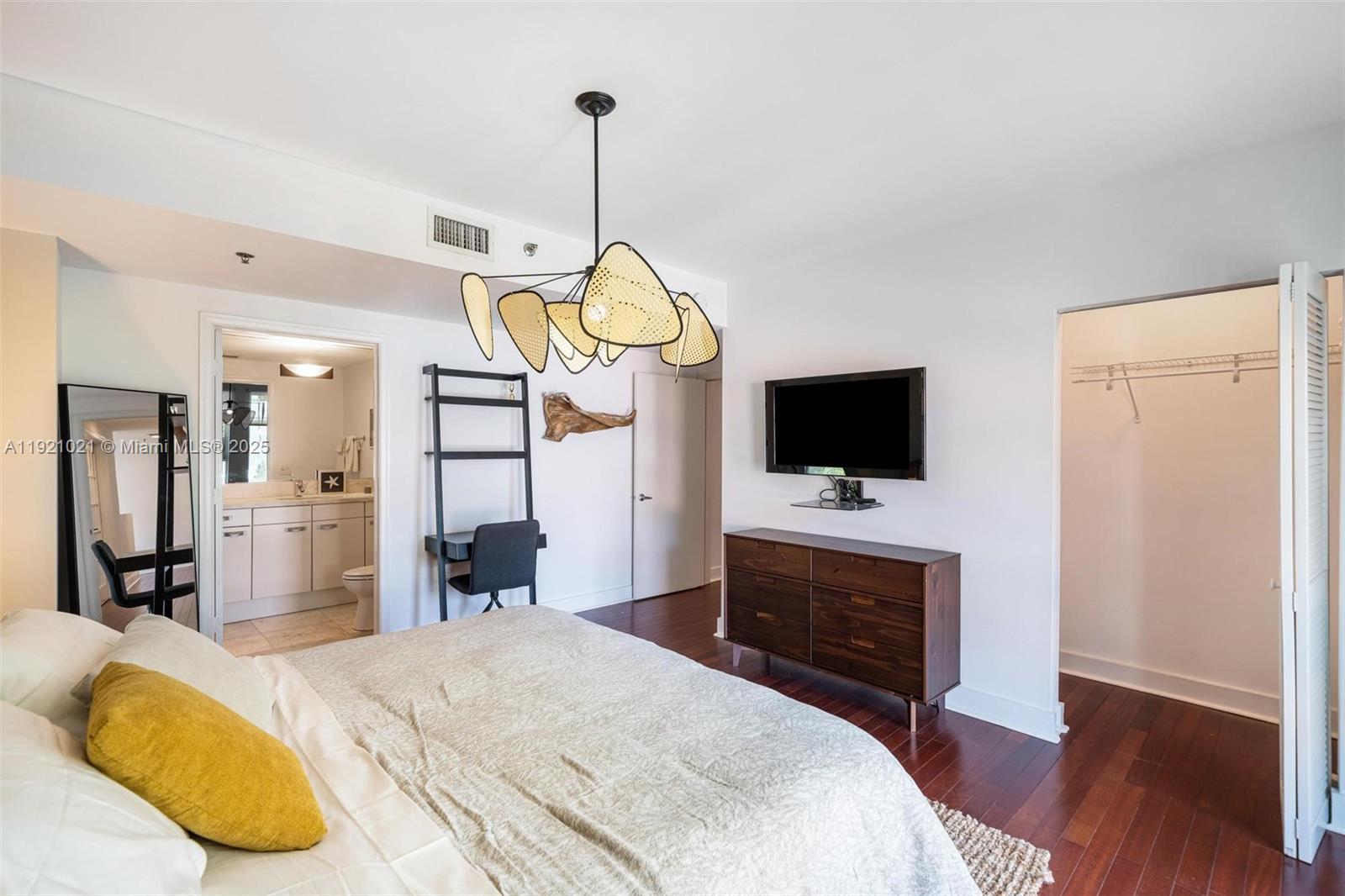 LUNAMAR LOFTS AT LINCOLN - Residential