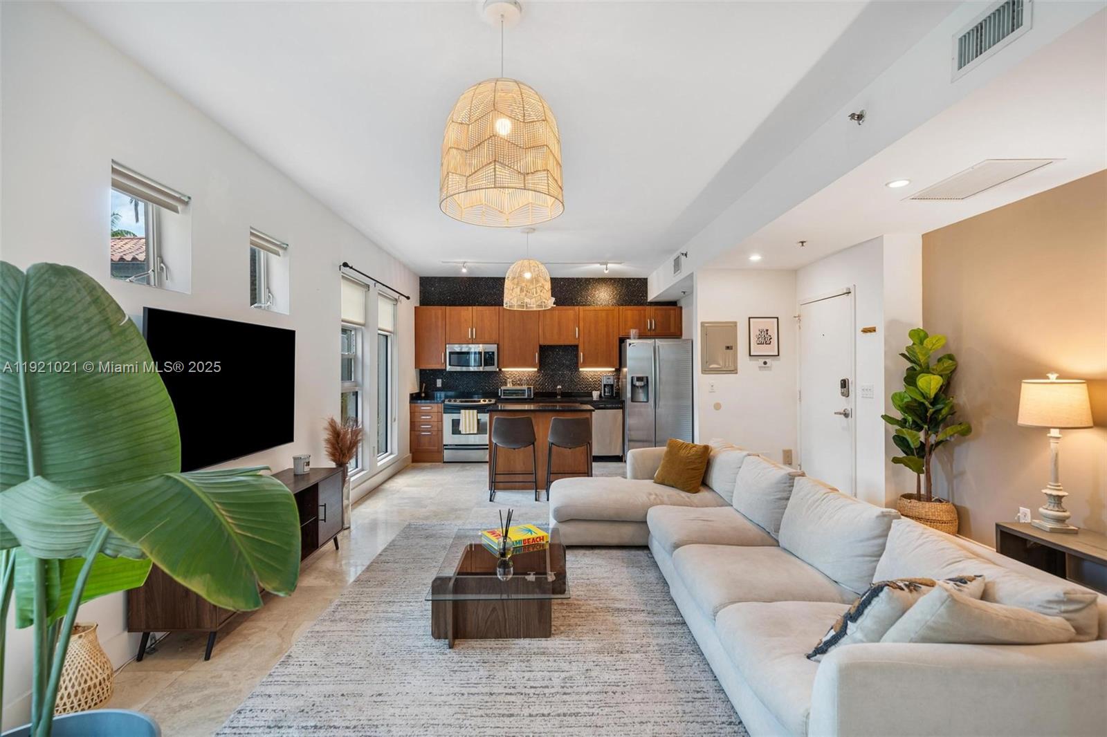 LUNAMAR LOFTS AT LINCOLN - Residential