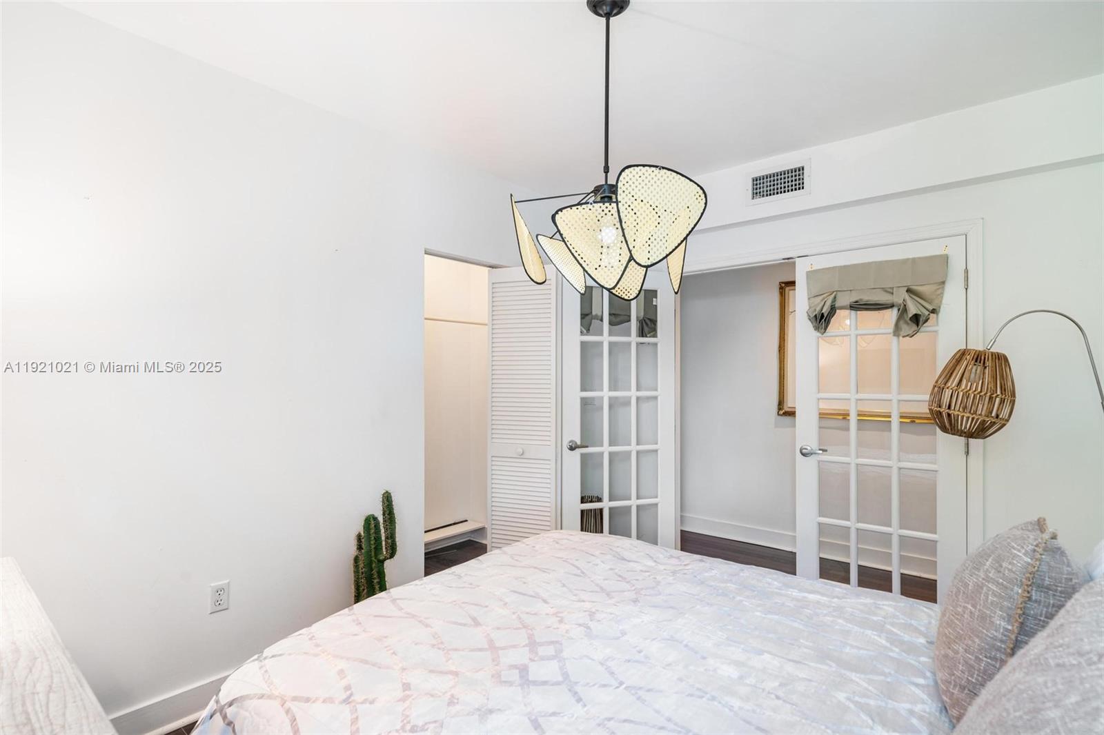 LUNAMAR LOFTS AT LINCOLN - Residential