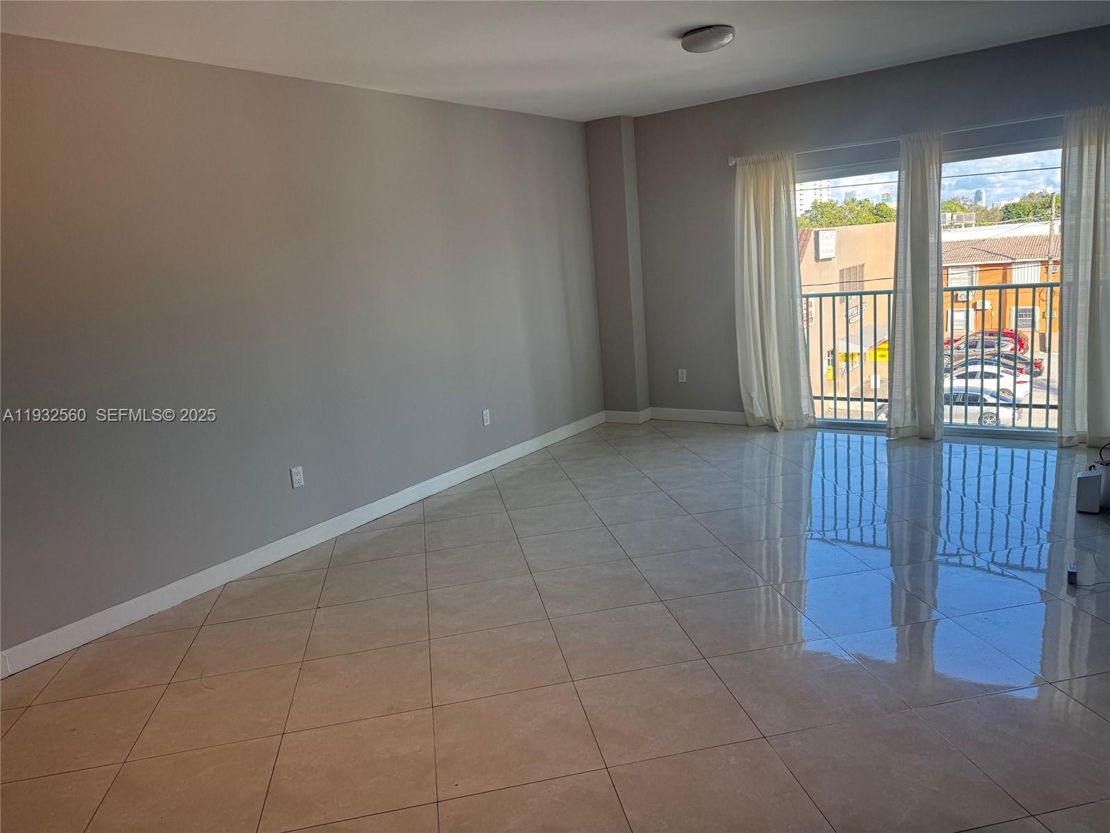 SHAMROCK BY THE GABLES CO - Residential Lease