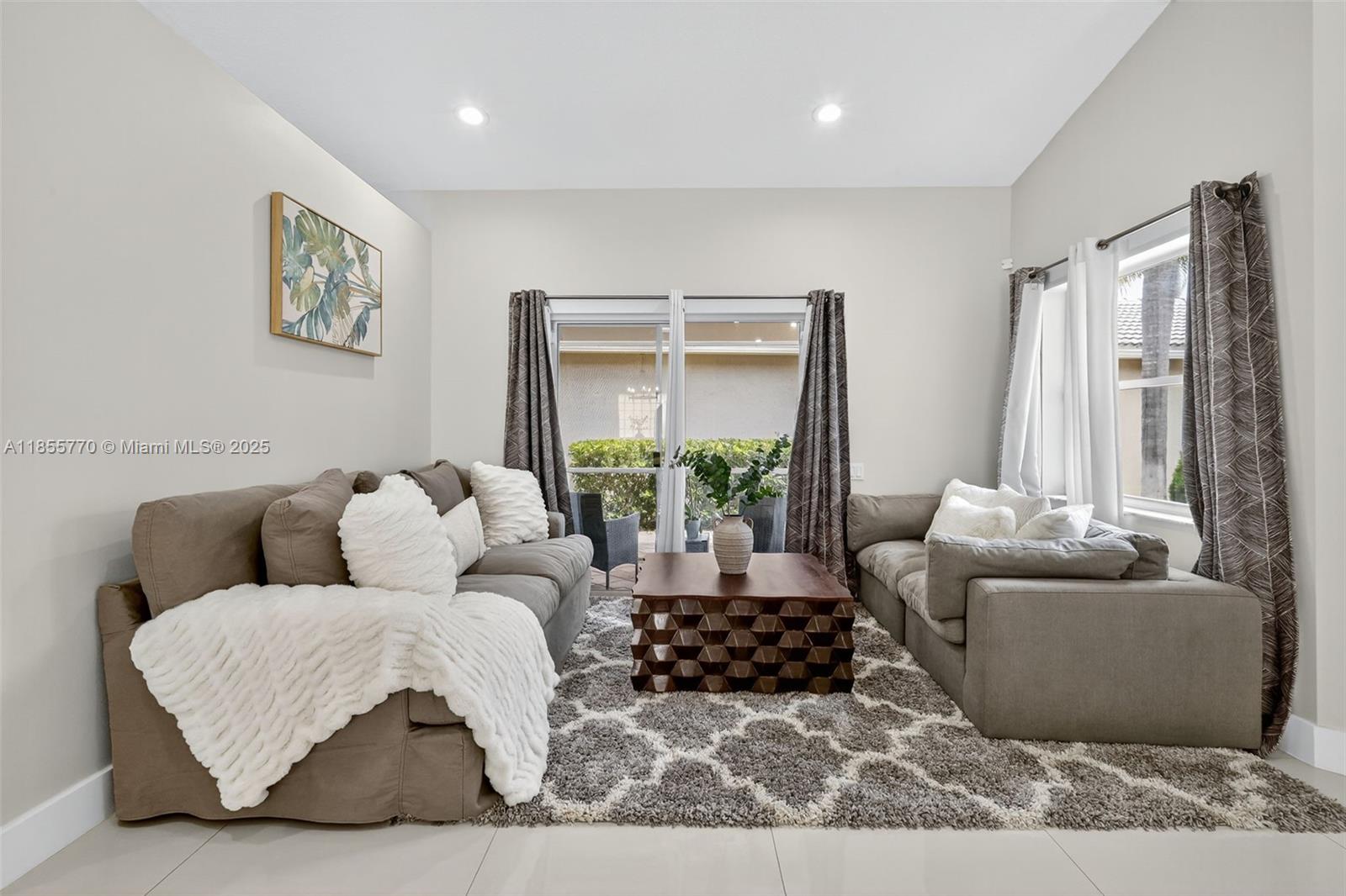 LAKERIDGE GREENS AT PIPER - Residential