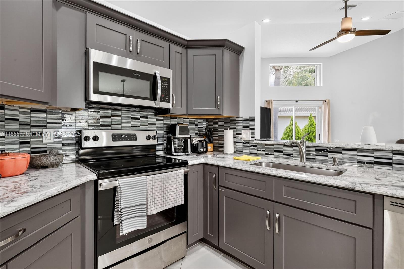 LAKERIDGE GREENS AT PIPER - Residential