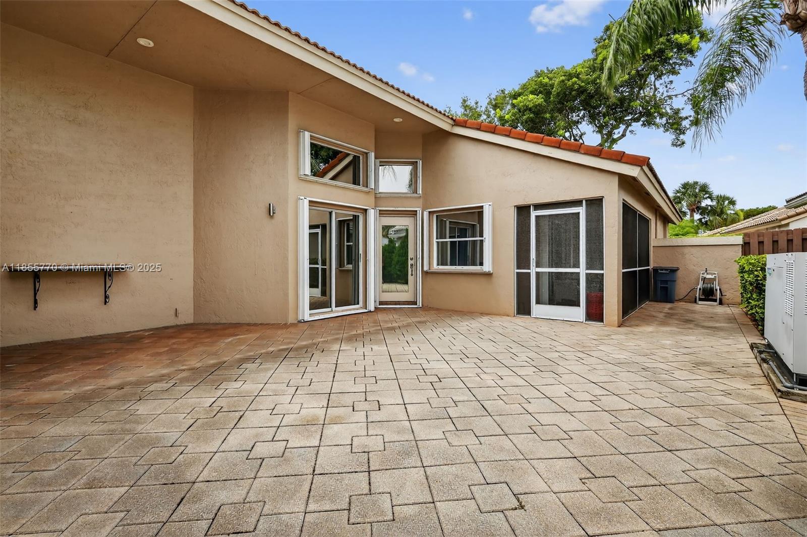 LAKERIDGE GREENS AT PIPER - Residential