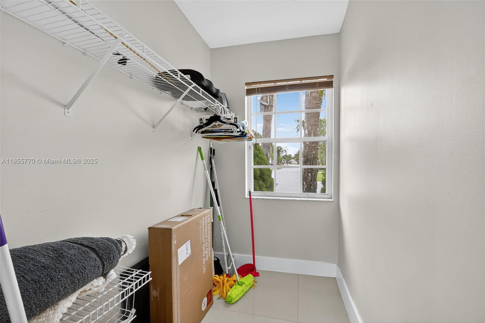 LAKERIDGE GREENS AT PIPER - Residential